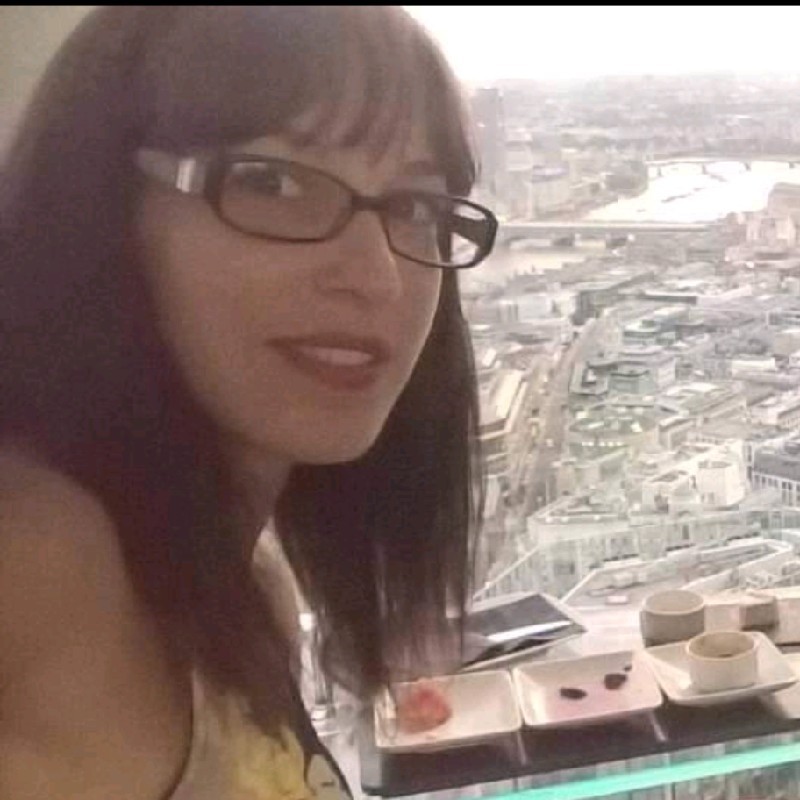 A profile picture depicting Joana Bicker.